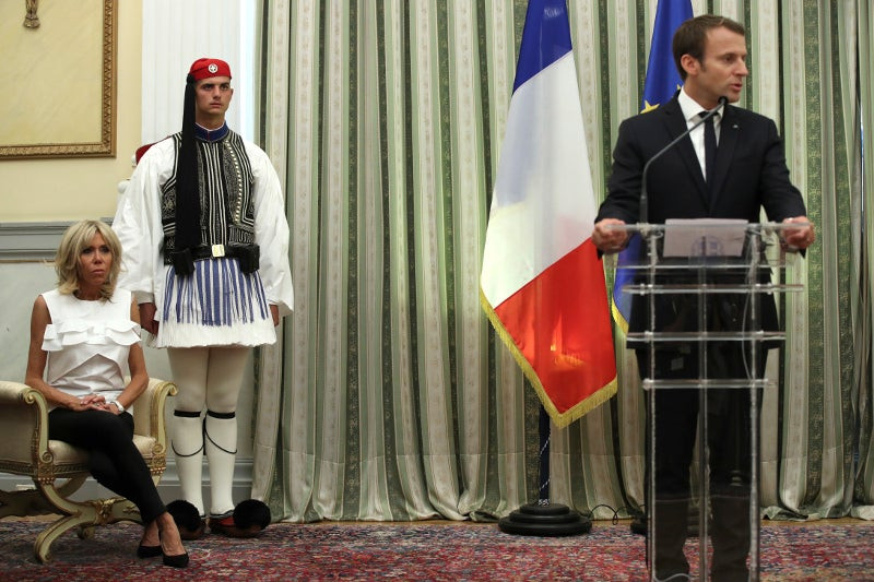 Γερμανικός Τύπος: Μία νέα Ευρώπη ζητεί στην Αθήνα ο Εμανουέλ Μακρόν – «Παίρνει τα ηνία από τους μπακάληδες της Ευρώπης»